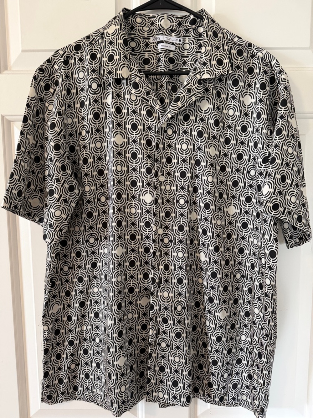 Zara Men’s Black & White Circular Print Short-Sleeve Polo